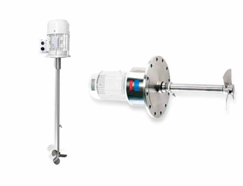 What is the assembly process of an industrial agitator like?